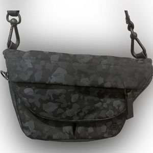 Lululemon crossbody festival bag
